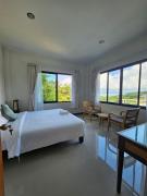 Top Klong Muang Beach