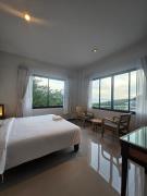 Top Klong Muang Beach