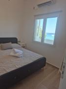 Top Aliki