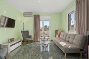 Zetas House, 550m from Agios Antonios Metro