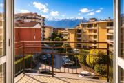 Bright family apartment with balcony & parking