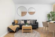 Spacious Family Apartment with Balcony, Desk and 3 Bedrooms by Noclegi Renters