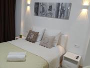 Kyiv Cocoon, Warm & Unique Apartment near Rail Station