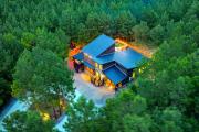 Rooftop Patio, Hot Tub, Treehouse with Slide, Family and Pet Friendly