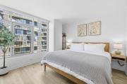 Luxury Little Italy Condo, Pool, King Bed, Valet