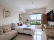 New Cozy STUDIO, walk to SM JMall, Pool, WiFi