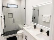 Modern 3BR Luxury Home Near Downtown Houston