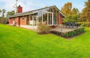 Bright Holiday Home Near Beach And Coast