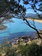 Entre écrin de verdure et mer