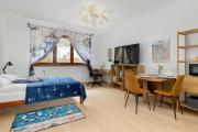 Cozy Studio with Workspace near the SKM Station by Noclegi Renters