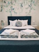 Violet Vista Apartment & Free Parking