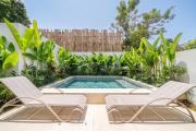 Art Villas- Designer Pool Retreat Close to Shops & Dining