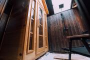 Private Sauna 100C House in Osaka Mist