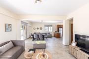 Top Paralimni