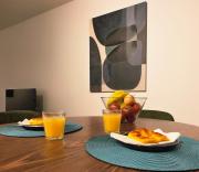 Spacious and modern 2-bed apartment with garage