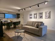 Spacious and modern 2-bed apartment with garage