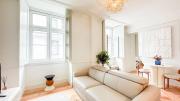 Elegant 1BR near Praca Comercio w elevator and AC