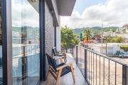 Modern 2 Bdrm Condo with office near beach