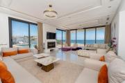 Sea view villa & pool