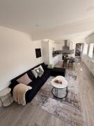 Green Haven, Cozy 2 Bed Apts, park view, family retreat and contractors