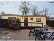 Chalet te huur op Camping de Kleine Wielen te Leeuwarden