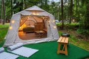 Romantisches Glamping Zelt auf Rügen - Übernachten mitten im Kiefernwald - nur 100m bis zum Strand - Ideal für Paare und kleine Familien - Zelt Nr 1