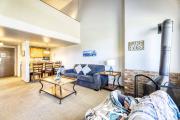 Experience Laid-back Mountain Living at this Townhome w Beach Pool and Spa