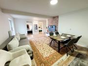 The Quiet Courtyard-Parking, 2 Bdr Apart, Garden