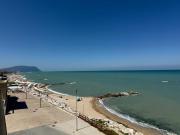P101 - Porto Recanati, esclusiva mansarda con terrazza sul mare