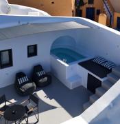 Top Oia