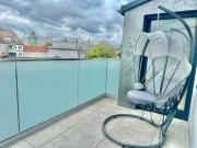Luxury Stylish Apartment with Balcony & Free Parking