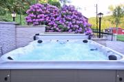 Pool | Hot Tub | 3 Min to Lake | Pets Allowed