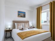 Peniche Town & Beach Stay