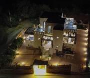 Villa Velvet Premium