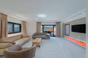 Villa with Jacuzzi for Honeymoon and Vacation block E