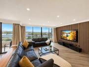 Lakefront Panorama Elite