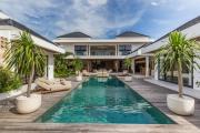 Villa Selena Space Luxury 4BR 15m Pool BBQ Staffed