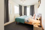 BNB Luzna Apartment with Balcony and Parking