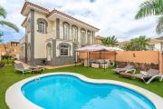 VILLA MELYNA Private Heated Pool