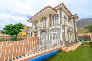 VILLA MELYNA Private Heated Pool