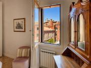 Venice at Home - Spacious Venetian Apartment 2 Min from Rialto