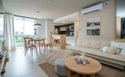 Modern Oasis in Prime location Pool BBQ & Gym