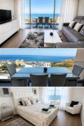 Madeira Mar - Seaview- Top Floor Apartment with Rooftop Pool