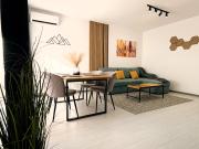 Bright & Quiet Mountain Brasov - private parking