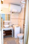 Joli T2 vue sur piscine pour 4, terrasse, parking, Beausset