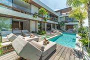 Brand New Villa Jade Luxury 5BR - Private Pool Jacuzzi and Rooftop in Berawa Canggu