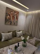 Triple Towers Modern Apartment