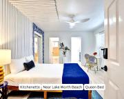 Top Lake Worth