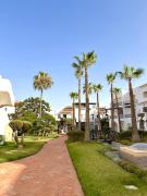 Beautiful 2 Bedroom Apartment with Pool and Beach
