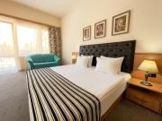 Lotus Family Hotel - Free Parking